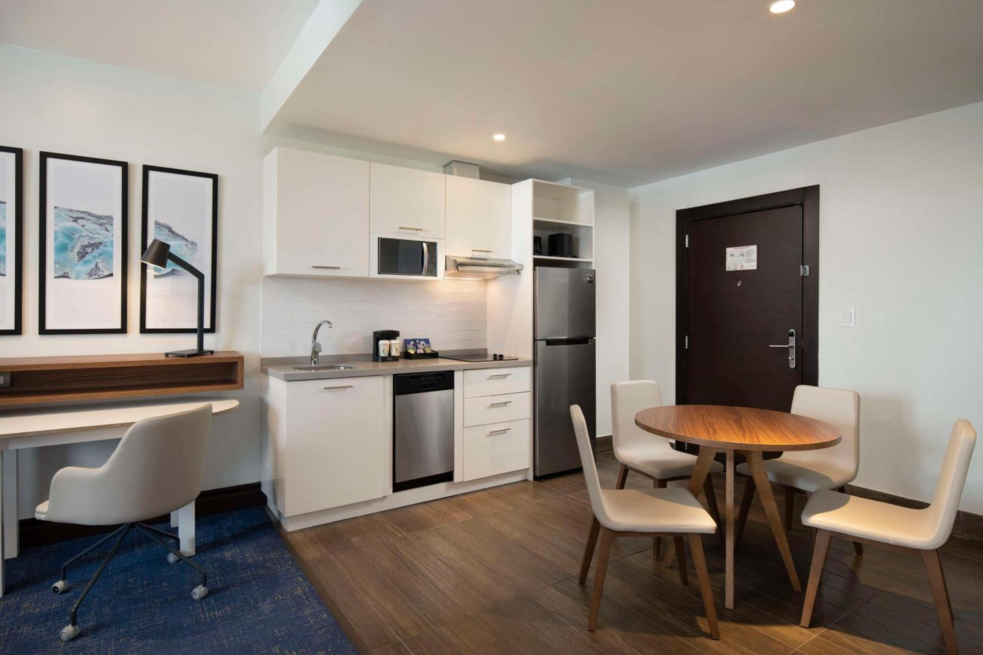 Homewood Suites By Hilton Santo Domingo Bagian luar foto
