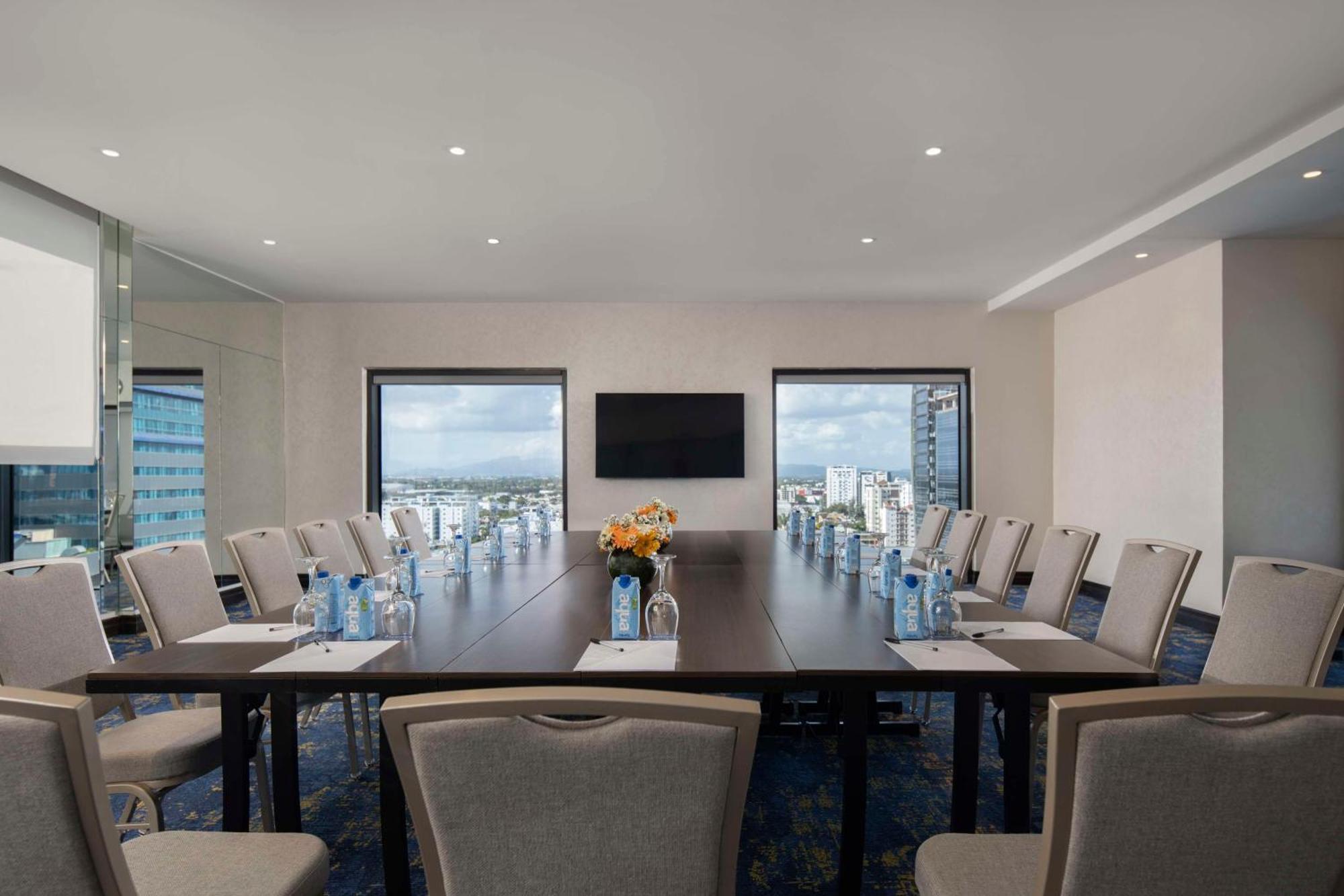 Homewood Suites By Hilton Santo Domingo Bagian luar foto