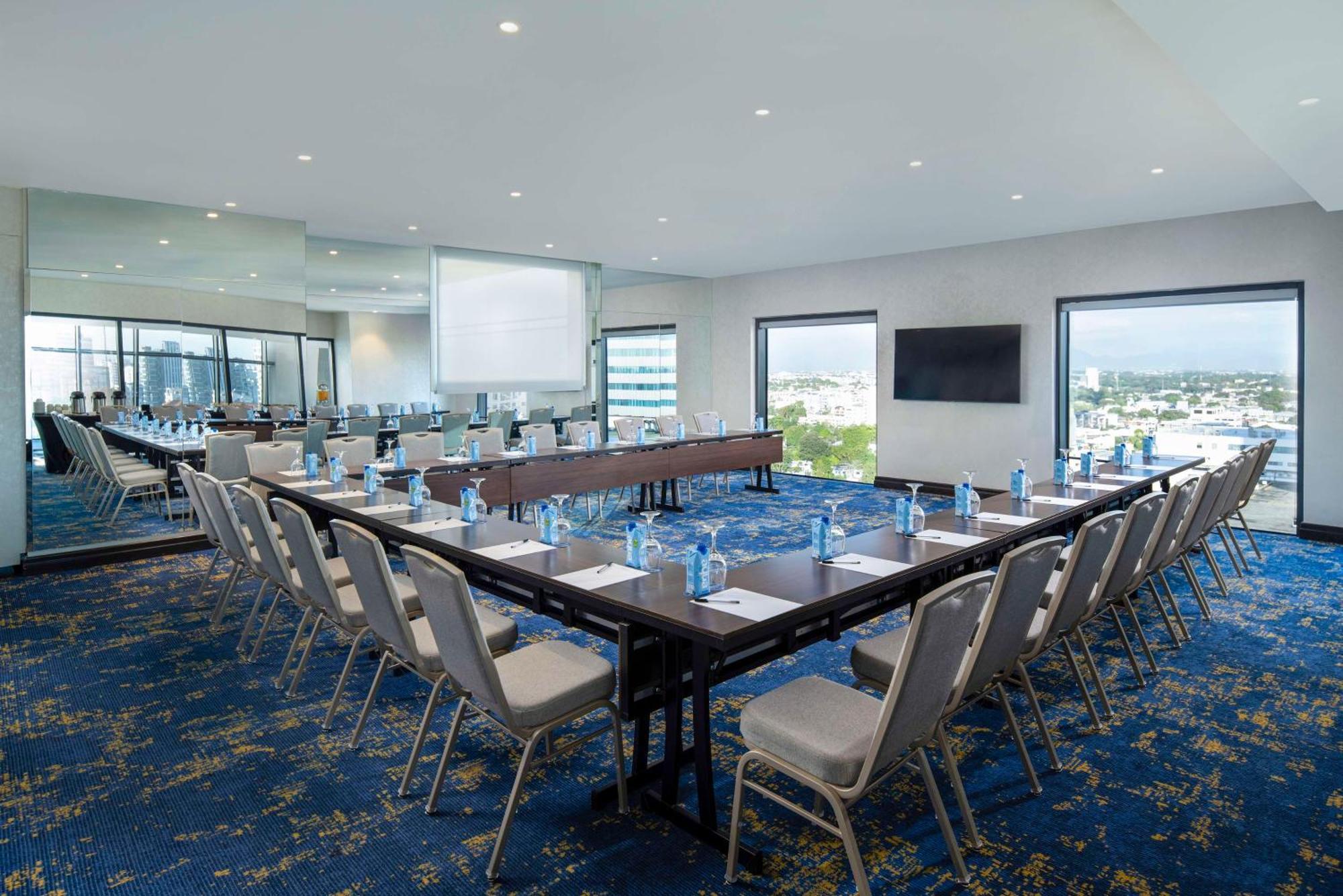 Homewood Suites By Hilton Santo Domingo Bagian luar foto